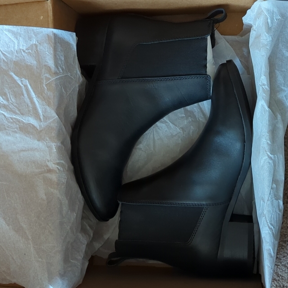 NWOB!! Steve Madden Women's Dover Ankle Boot, Black Leather, Sz 7.5 - Picture 16 of 16